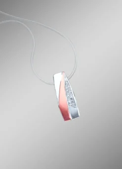 Anhänger mit Diamanten