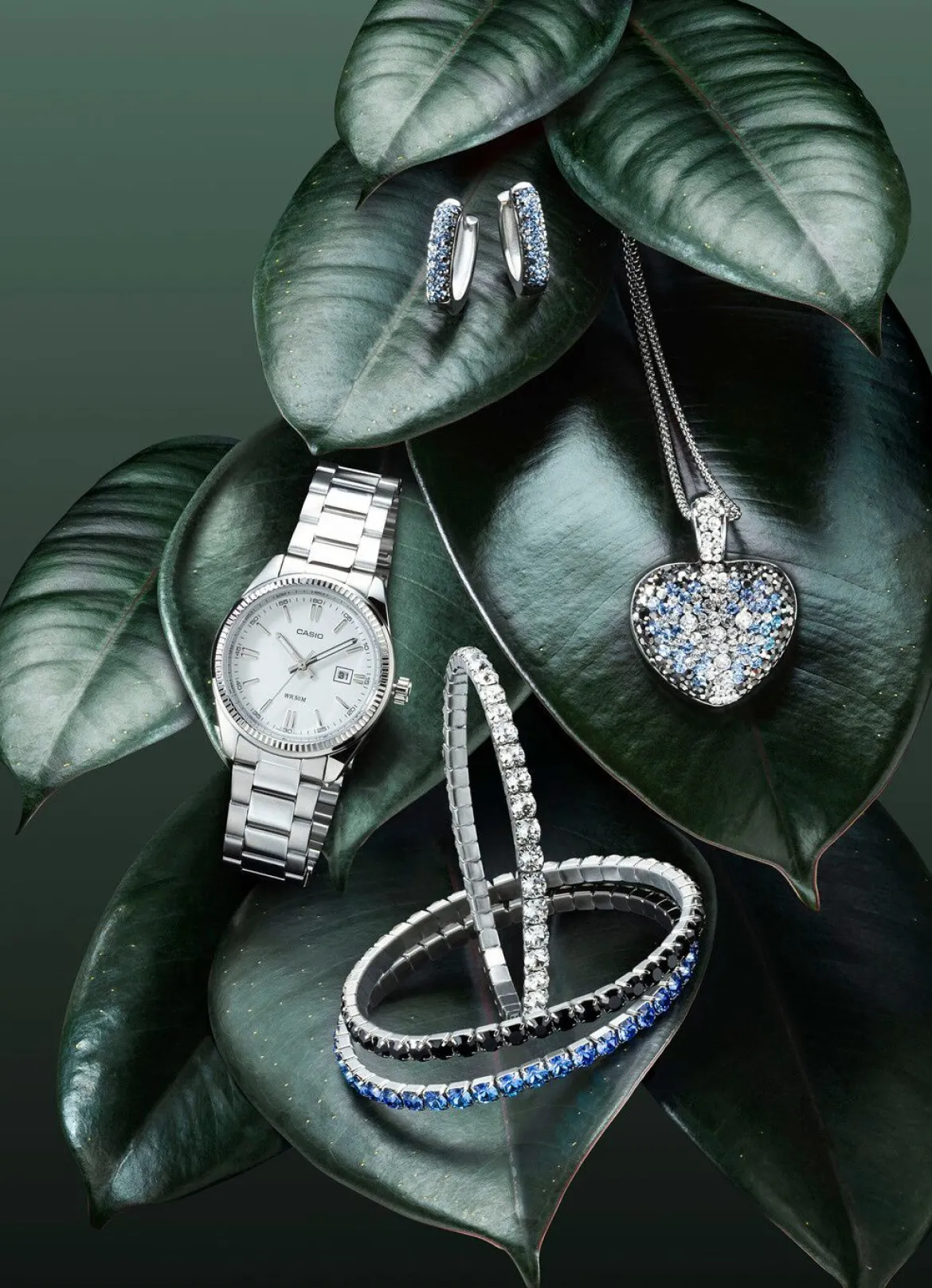 Armband aus Edelstahl mit weißen Kristallen