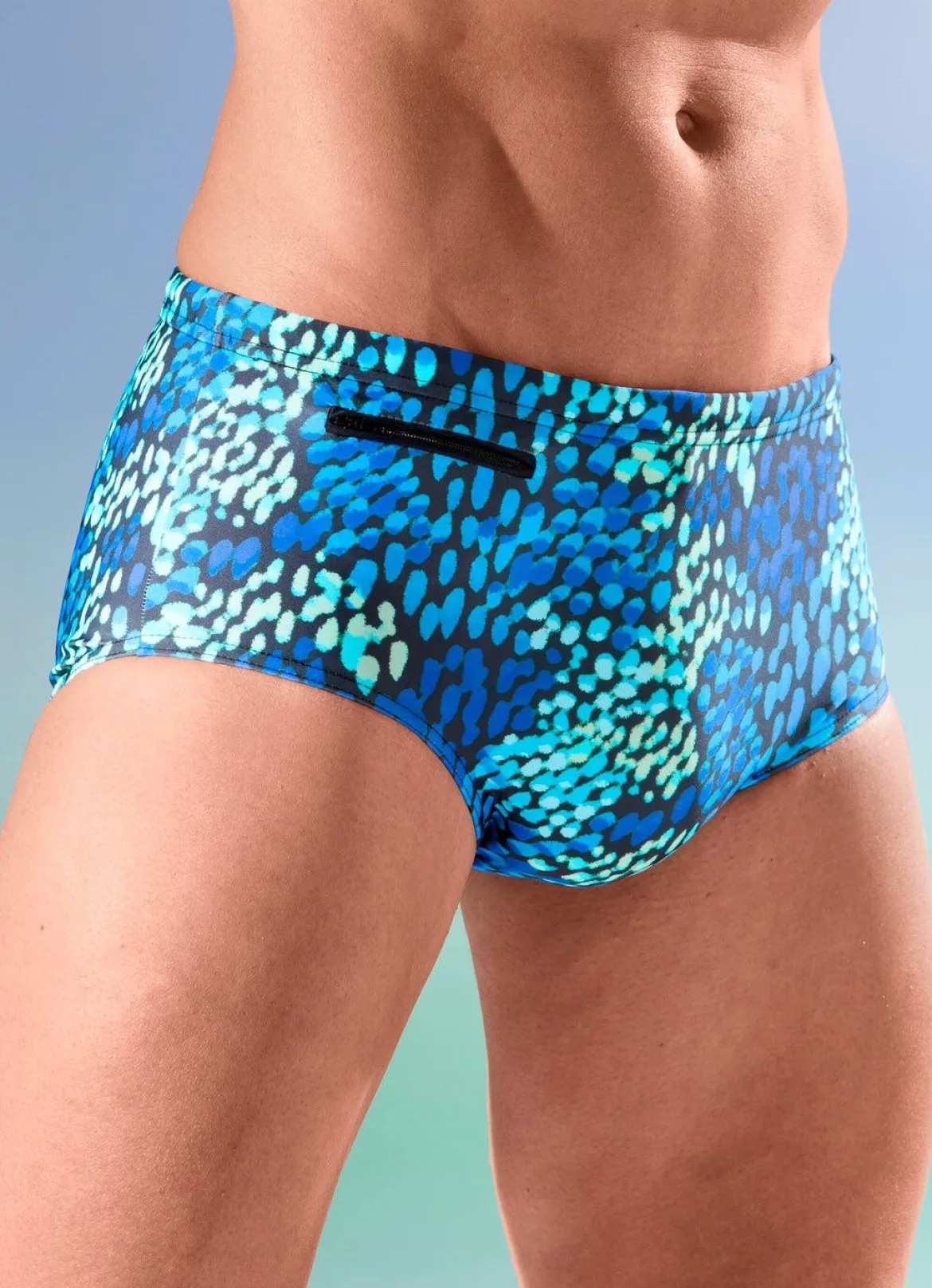 Badehose in höherer Slipform