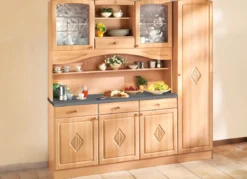 Buffetschrank mit profilierter Front