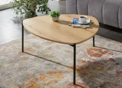 Couchtisch im Loft-Design mit Metallgestell