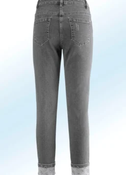 Edel-Jeans in 7/8-Länge mit hübschem Glitzersteinchenbesatz