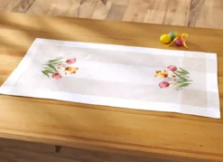 Filigran gearbeitete Tisch- und Raumdekoration