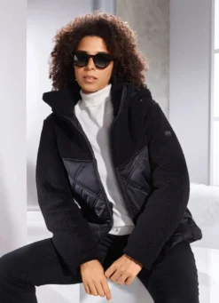 Funktionsjacke in trendstarkem Materialmix