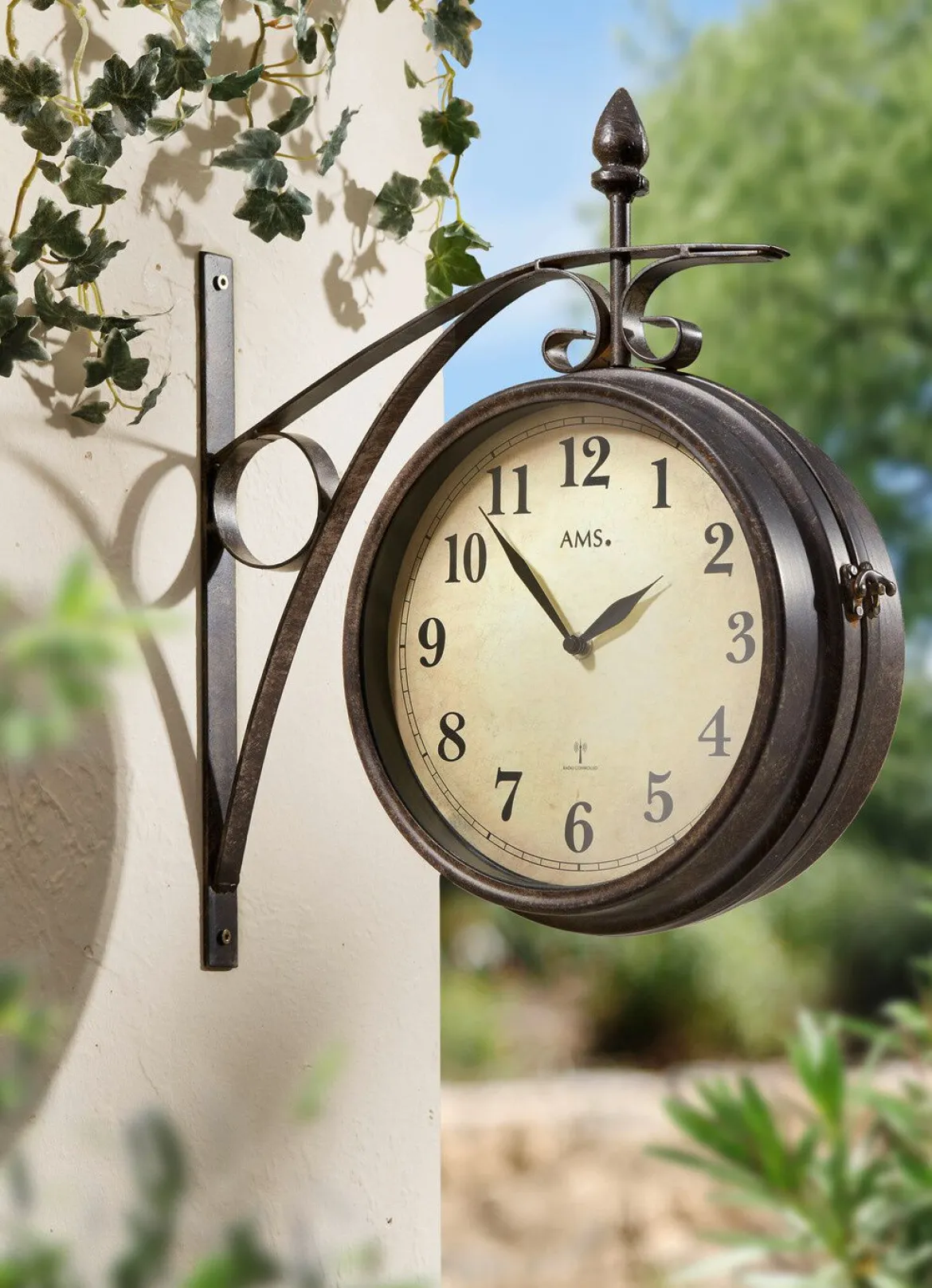 Funk-Wanduhr mit Seitenhalter