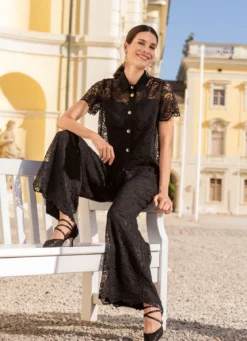 Hose mit Spitze