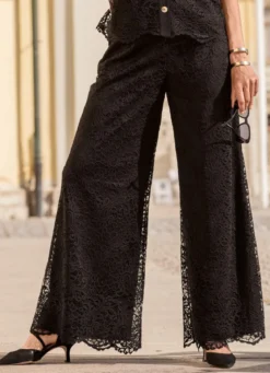 Hose mit Spitze