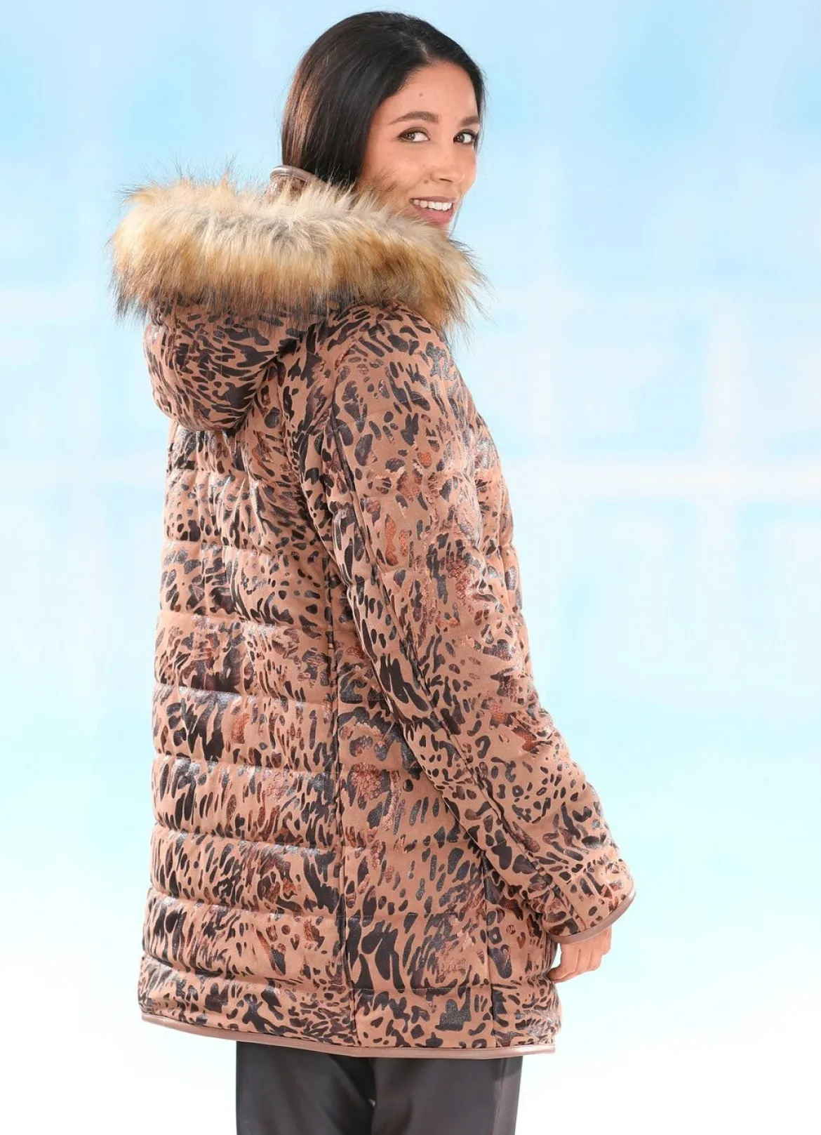 Jacke mit abnehmbarer Kapuze