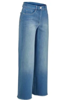 Jeans mit modischer Beinweite