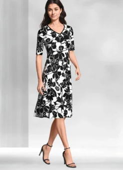Kleid in Schlupfform