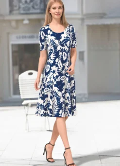 Kleid in Schlupfform