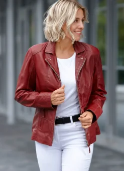 Lederkurzjacke von „Cabrini“