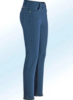 Magic-Jeans mit toller Nietenzier sowie angesagtem Fransensaum