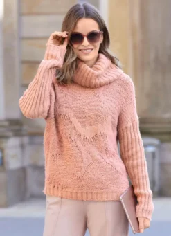 Pullover in aufwendiger Struktur mit Glitzer