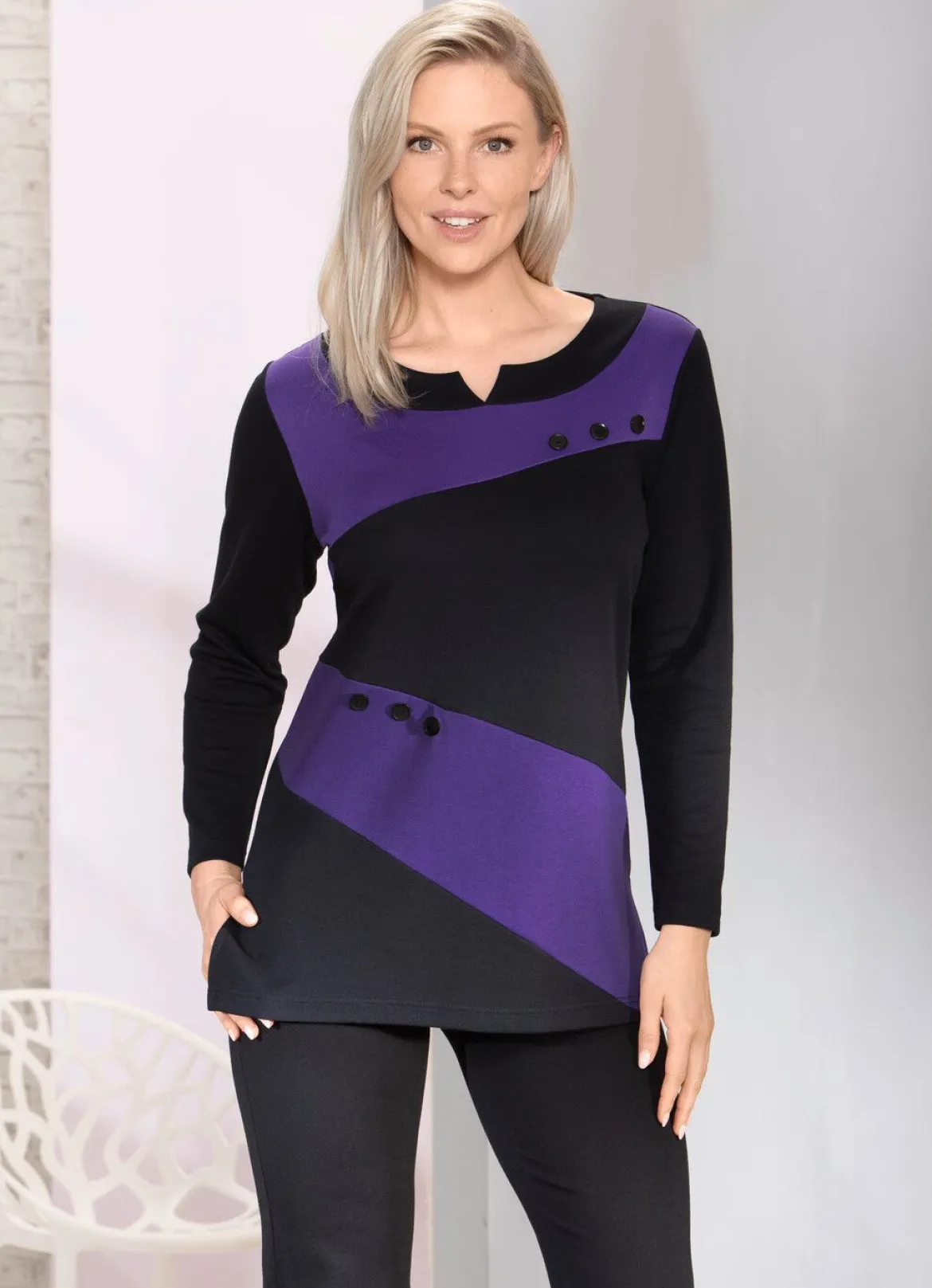 Raffiniertes Sweatshirt mit V-Schlitz