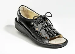 Sandalette aus Lackleder