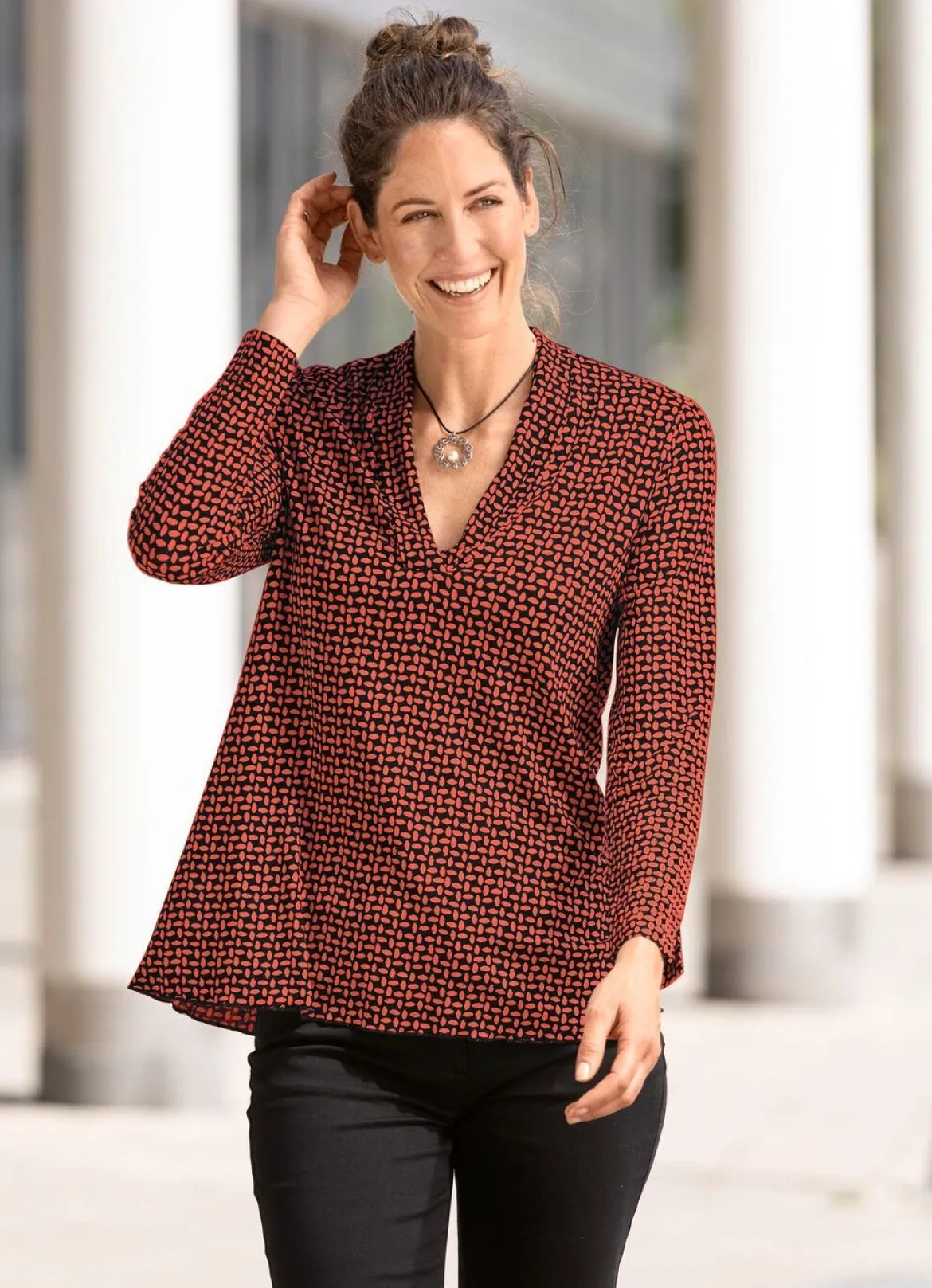 Shirt in leicht ausgestellter Form in 2 Farben
