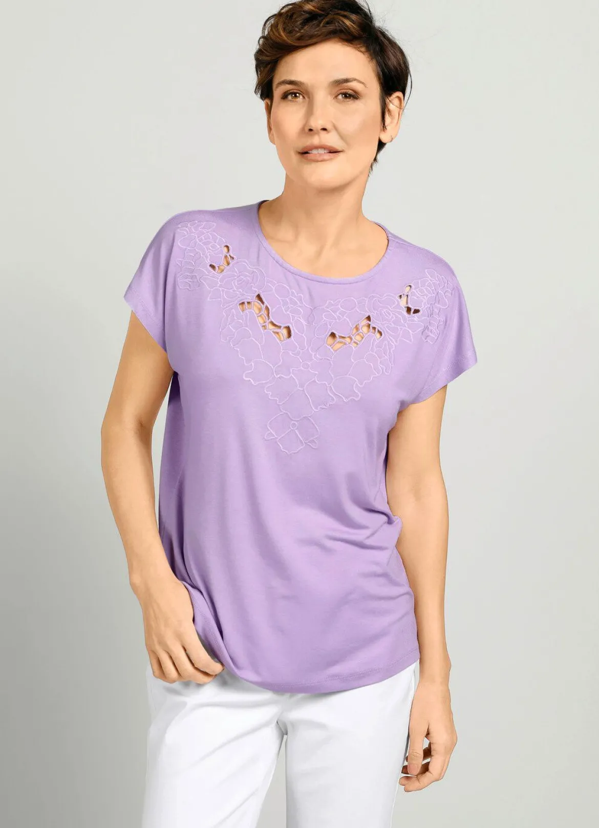 Shirt mit modischen Cut-Outs