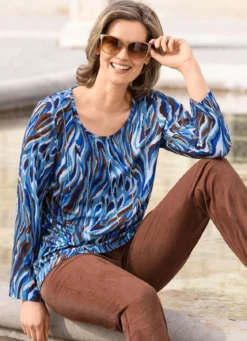 Shirt mit Strasszier im Vorderteil