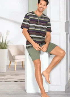 Shorty mit Knopfleiste