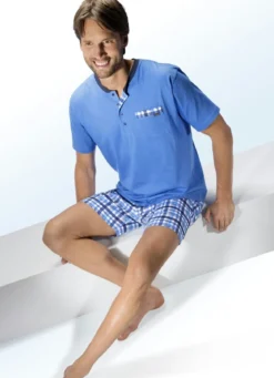 Shorty mit Knopfleiste, Brusttasche und Karodessin