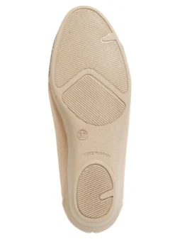 Slipper aus elastischem Textilmaterial