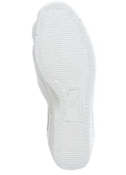 Slipper mit luftigen Durchbrüchen