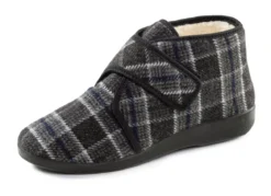 Stiefelette aus kariertem Textilmaterial