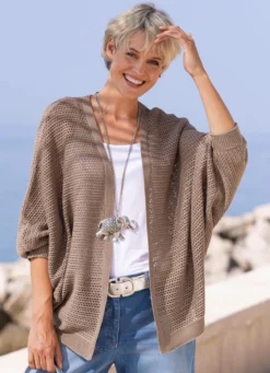Strickjacke in Fledermausform