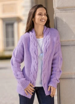 Strickjacke in Grobstrick
