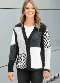 Strickjacke in Mustermix
