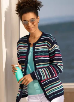 Strickjacke in Ringeldessin
