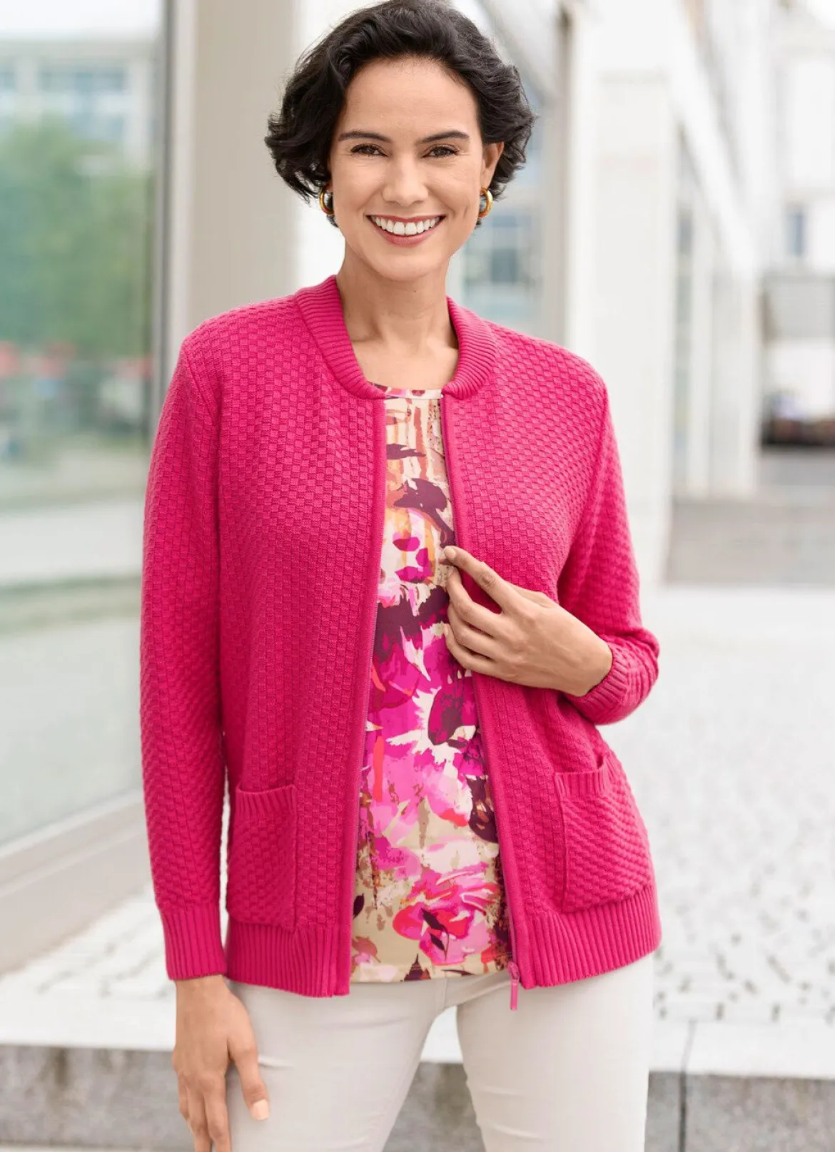 Strickjacke mit aufwendigem Struktumuster
