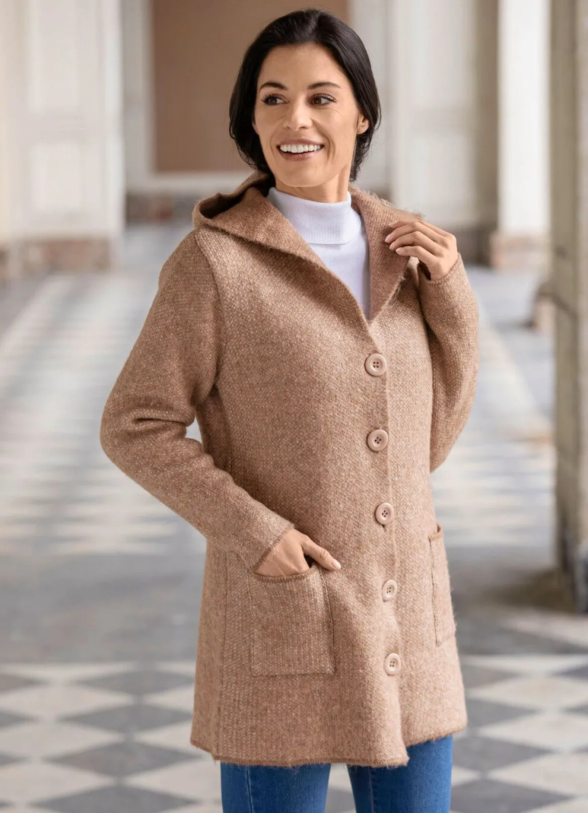 Strickjacke mit Kapuze
