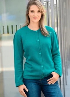 Strickjacke mit Raffungen