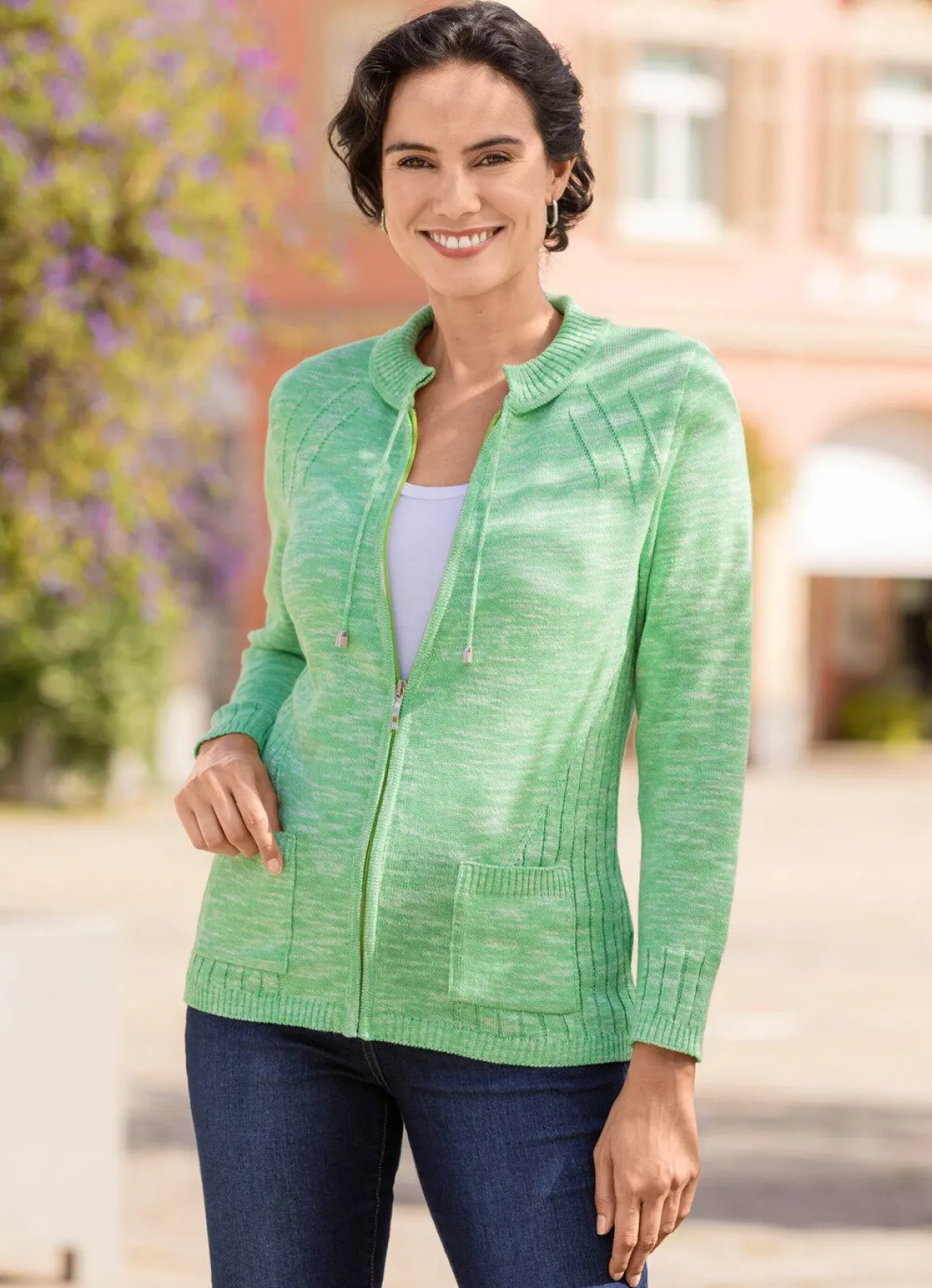 Strickjacke mit Strickbandzier und Taschen