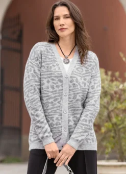 Strickjacke mit Tierfellmuster