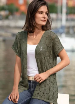 Strickweste mit Ajourmuster