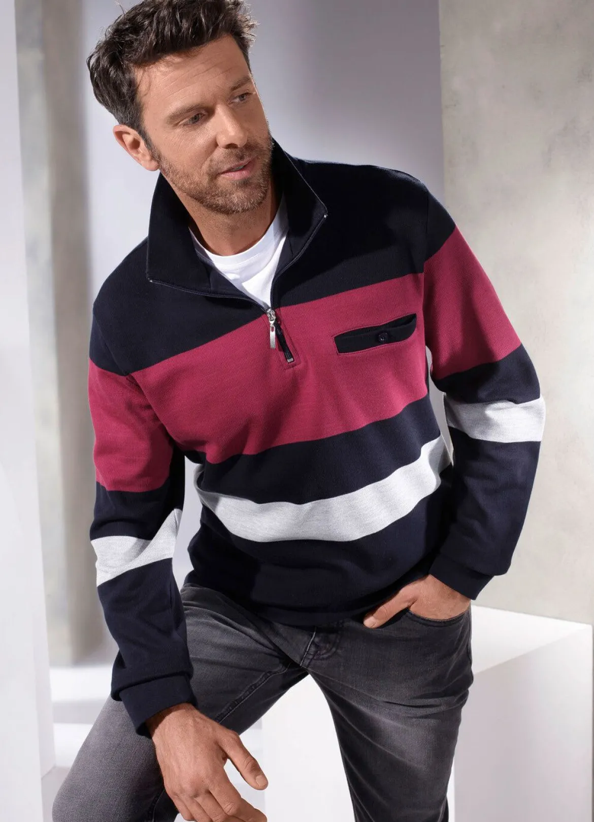 Sweatshirt mit knöpfbarer Brusttasche