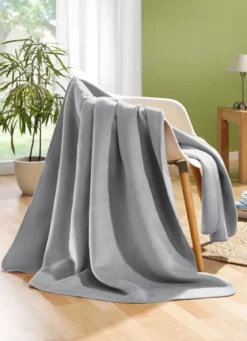 Wohndecke mit Festonstich-Einfassung