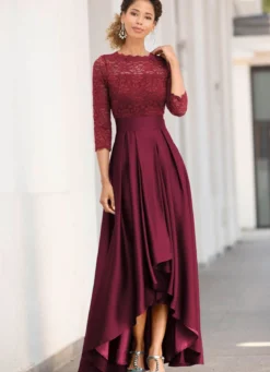 Wunderschönes Kleid mit Spitze